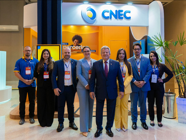 CNEC leva soluções educacionais integradas à “Marcha dos Prefeitos”